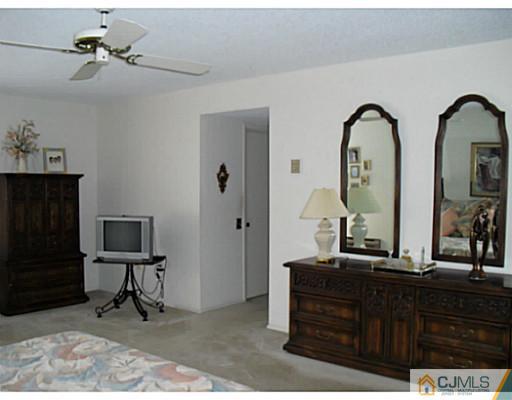 619 B Deal Road Monroe Township, NJ 08831 - Photo 15 of 16 Gallery Image 15