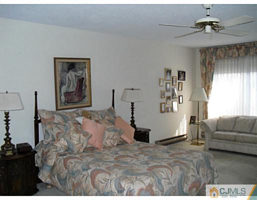 619 B Deal Road Monroe Township, NJ 08831 - Photo 7 of 16 Gallery Image 7