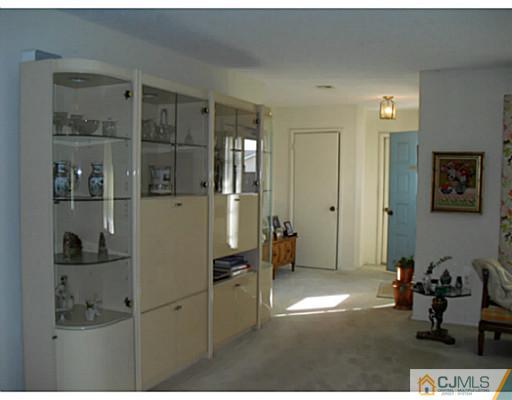 619 B Deal Road Monroe Township, NJ 08831 - Photo 9 of 16 Gallery Image 9
