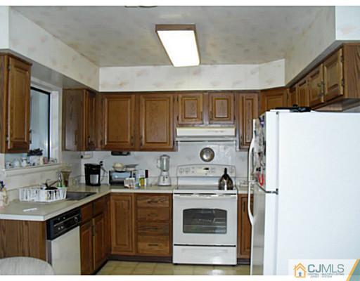 619 B Deal Road Monroe Township, NJ 08831 - Photo 10 of 16 Gallery Image 10