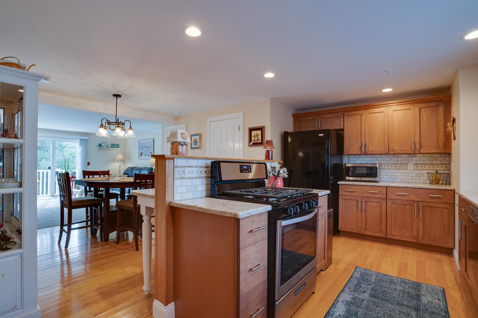 180 Drakeside Road, Unit 7 Hampton, NH 03842 - Photo 10 of 33 Gallery Image 10
