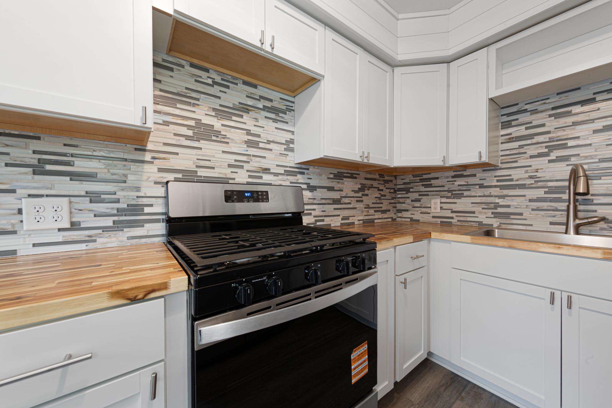 4440 7th Street Northeast Minneapolis, MN 55421 - Photo 15 of 29