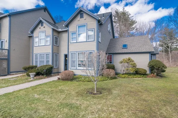 $555,000 | 60 Amity Place, Unit 60, Amherst, MA 01002