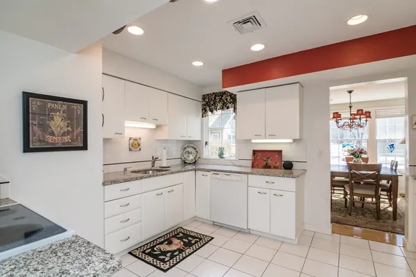 $555,000 | 60 Amity Place, Unit 60, Amherst, MA 01002