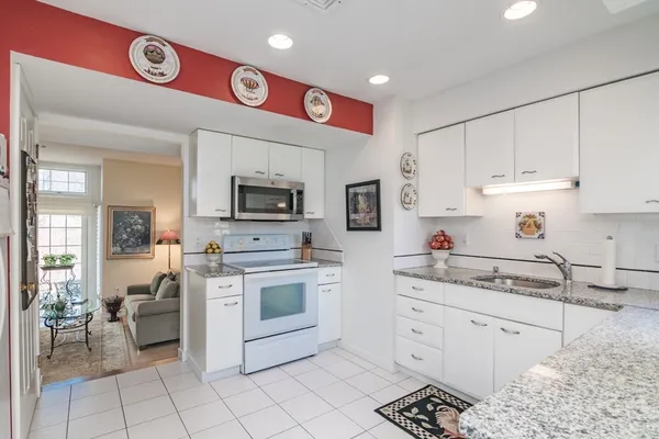 $555,000 | 60 Amity Place, Unit 60, Amherst, MA 01002