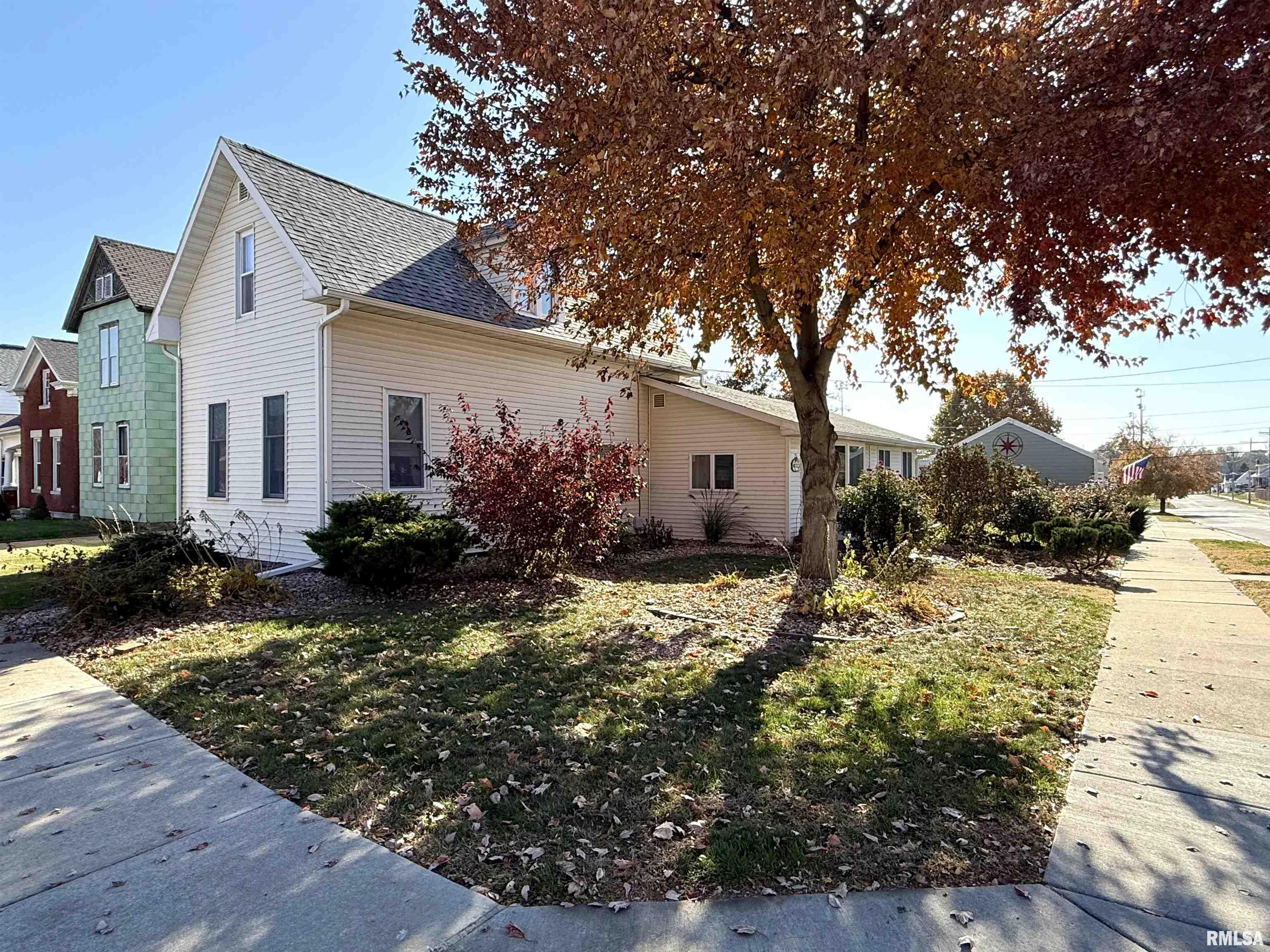 902 Adams Street Quincy, IL 62301 - Photo 2 of 44