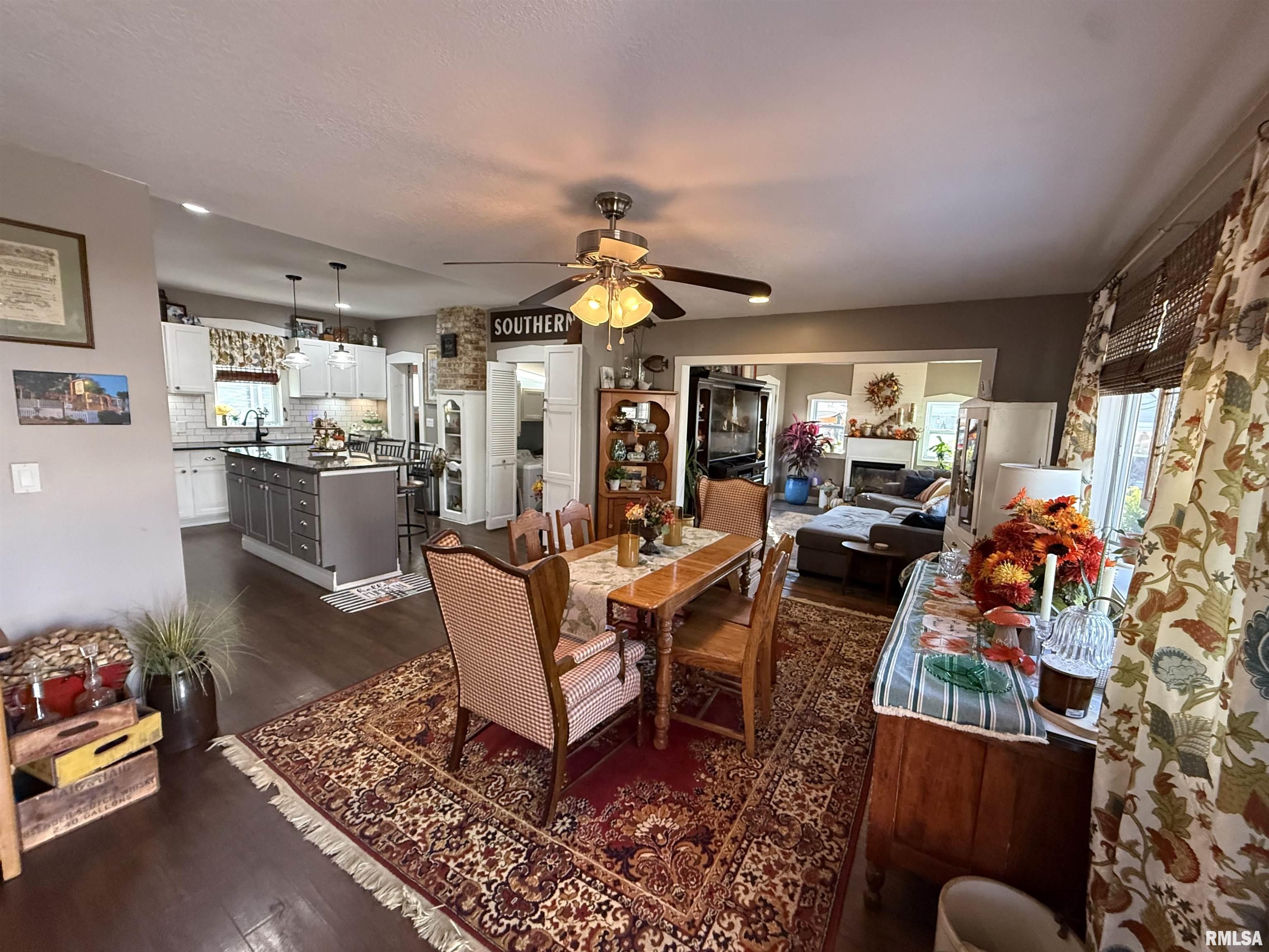 902 Adams Street Quincy, IL 62301 - Photo 4 of 44