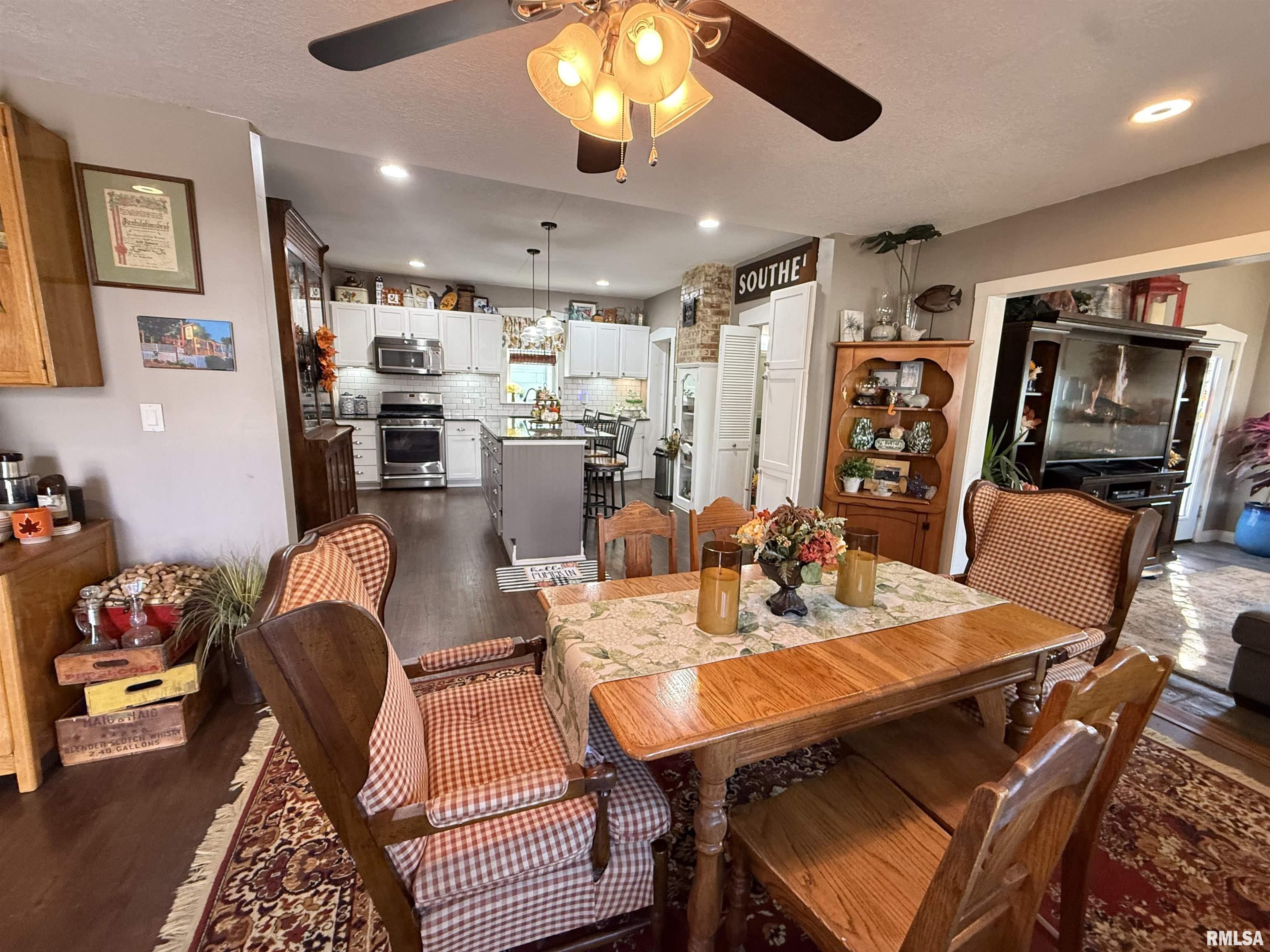 902 Adams Street Quincy, IL 62301 - Photo 5 of 44