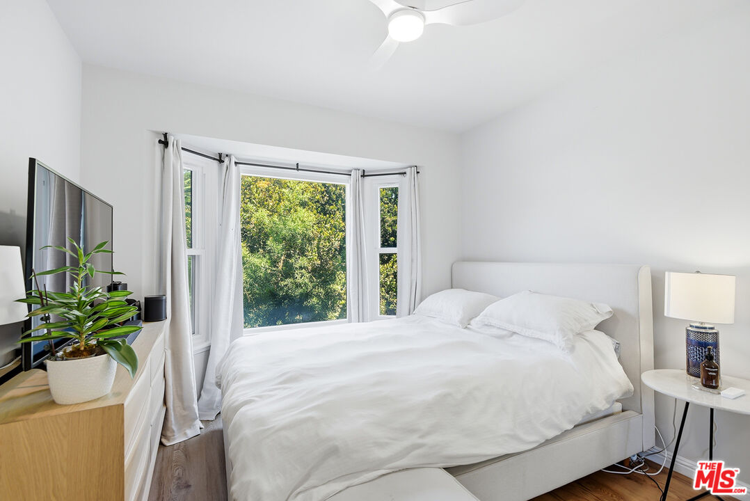 7501 Earldom Avenue Playa del Rey, CA 90293 - Photo 12 of 29 Gallery Image 12