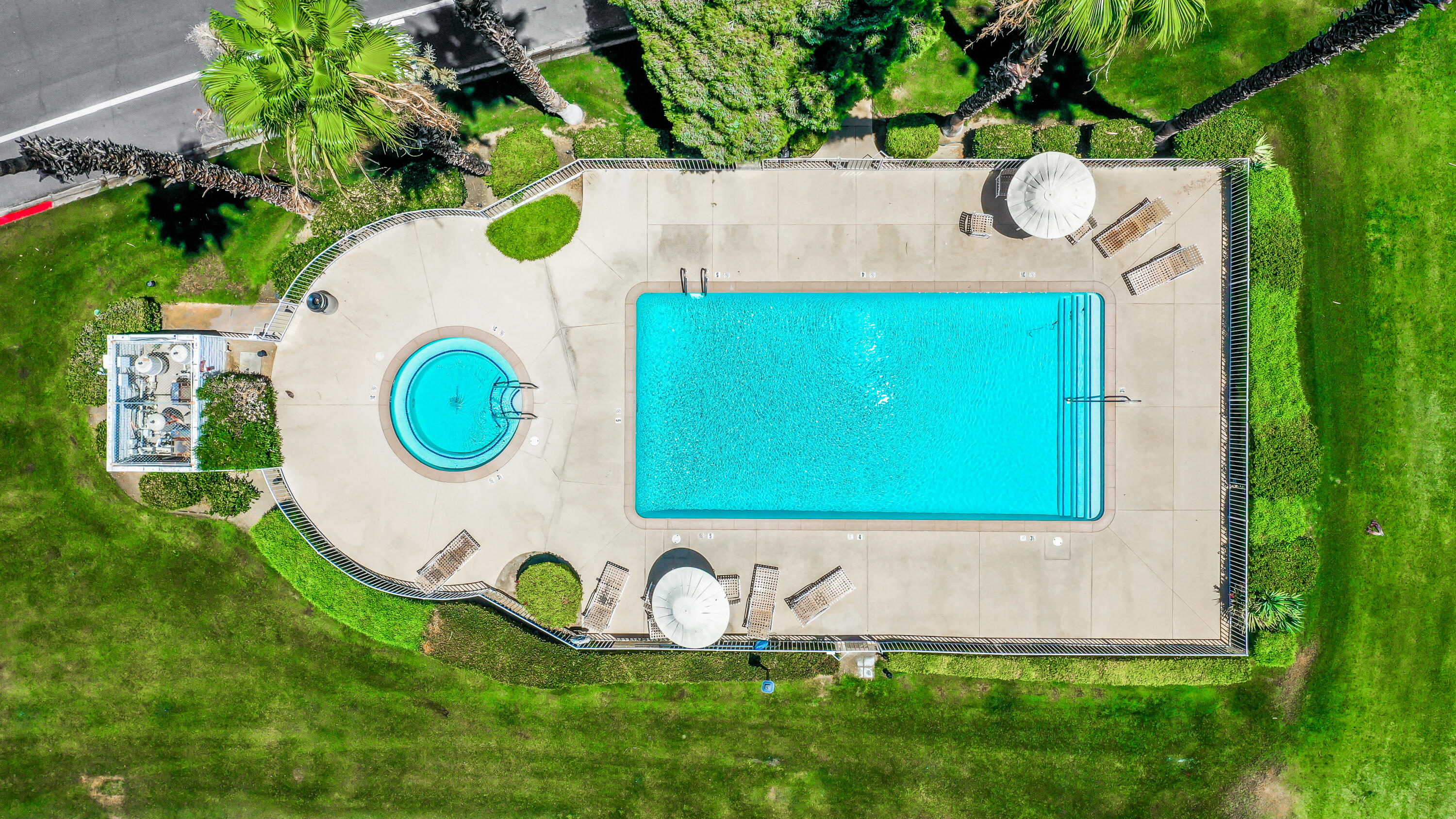 24 Leon Way Rancho Mirage, CA 92270 - Photo 27 of 30 a view of a table with chairs