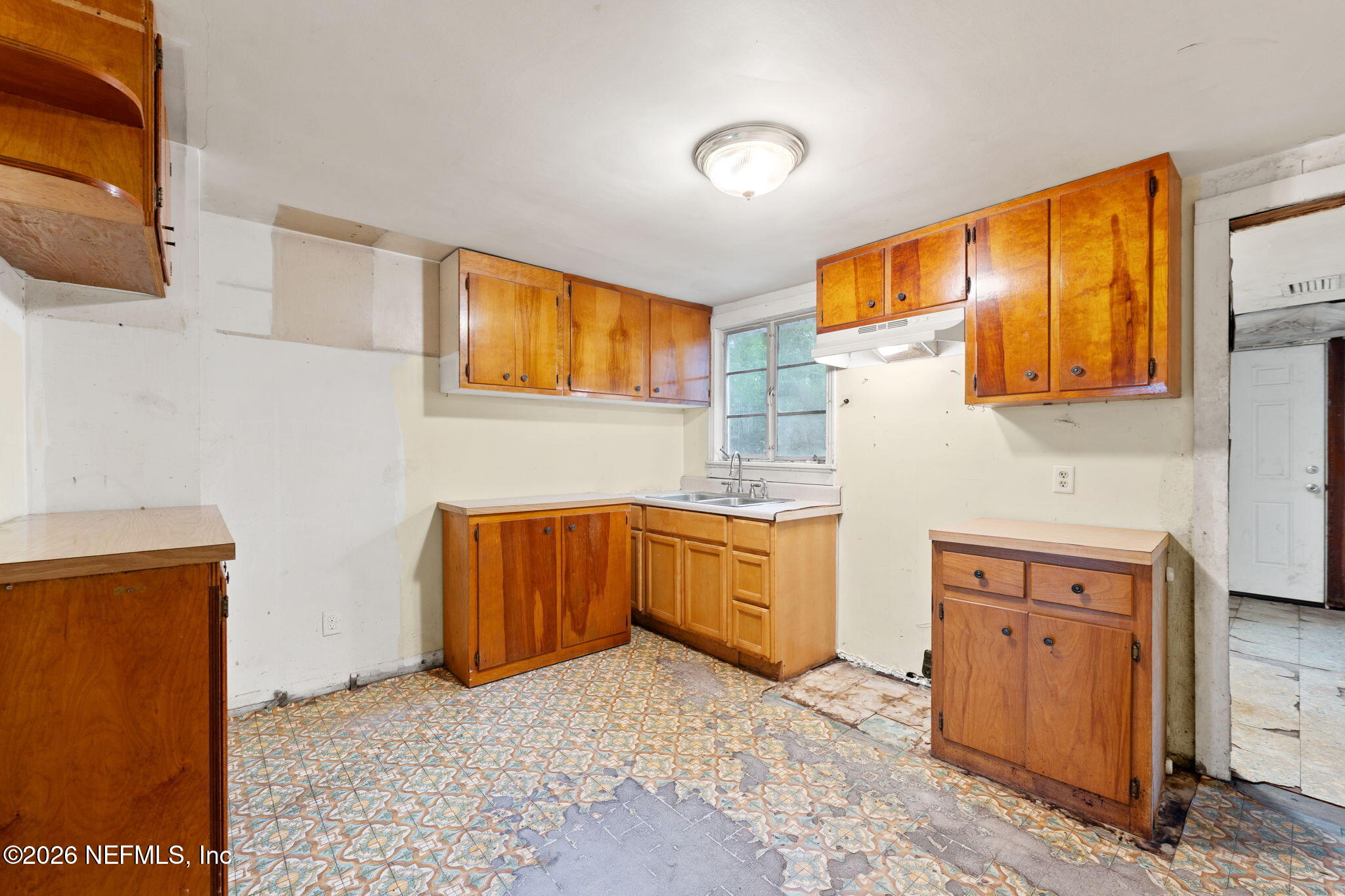 5329 Rio Grande Avenue Jacksonville, FL 32254 - Photo 12 of 20 10-web-or-mls-DSC05369