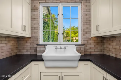 $9,450,000 | 6702 East Kasba Circle, Paradise Valley, AZ 85253