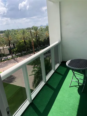 $779,944 | 10275 Collins Avenue, Unit 427, Bal Harbour, FL 33154