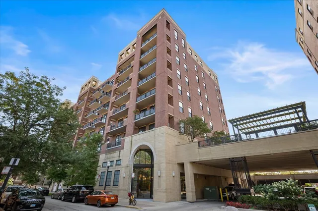 $475,000 | 811 West 15th Place, Unit 708, Chicago, IL 60608