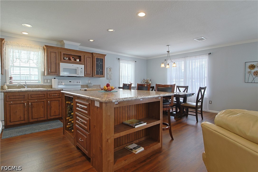 9 Dill Alva, FL 33920 - Photo 6 of 47