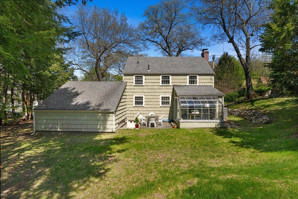 34 Sheridan Road Wellesley, MA 02481 - Photo 12 of 14