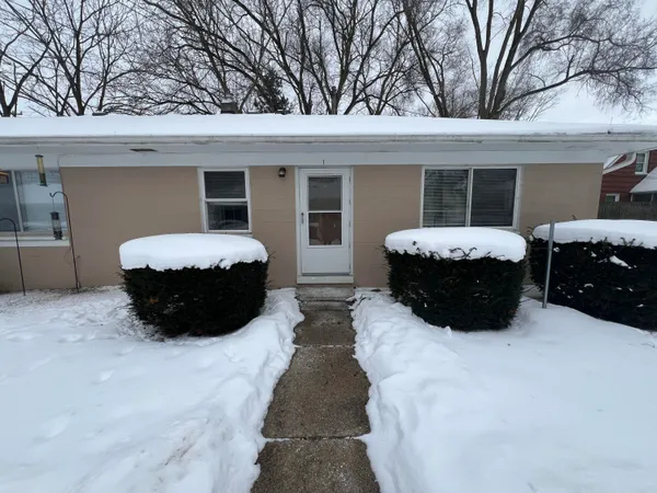 $1,400 | 7944 Grand Street, Unit 1, Dexter, MI 48130