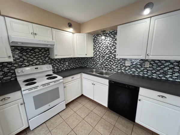 $1,400 | 7944 Grand Street, Unit 1, Dexter, MI 48130