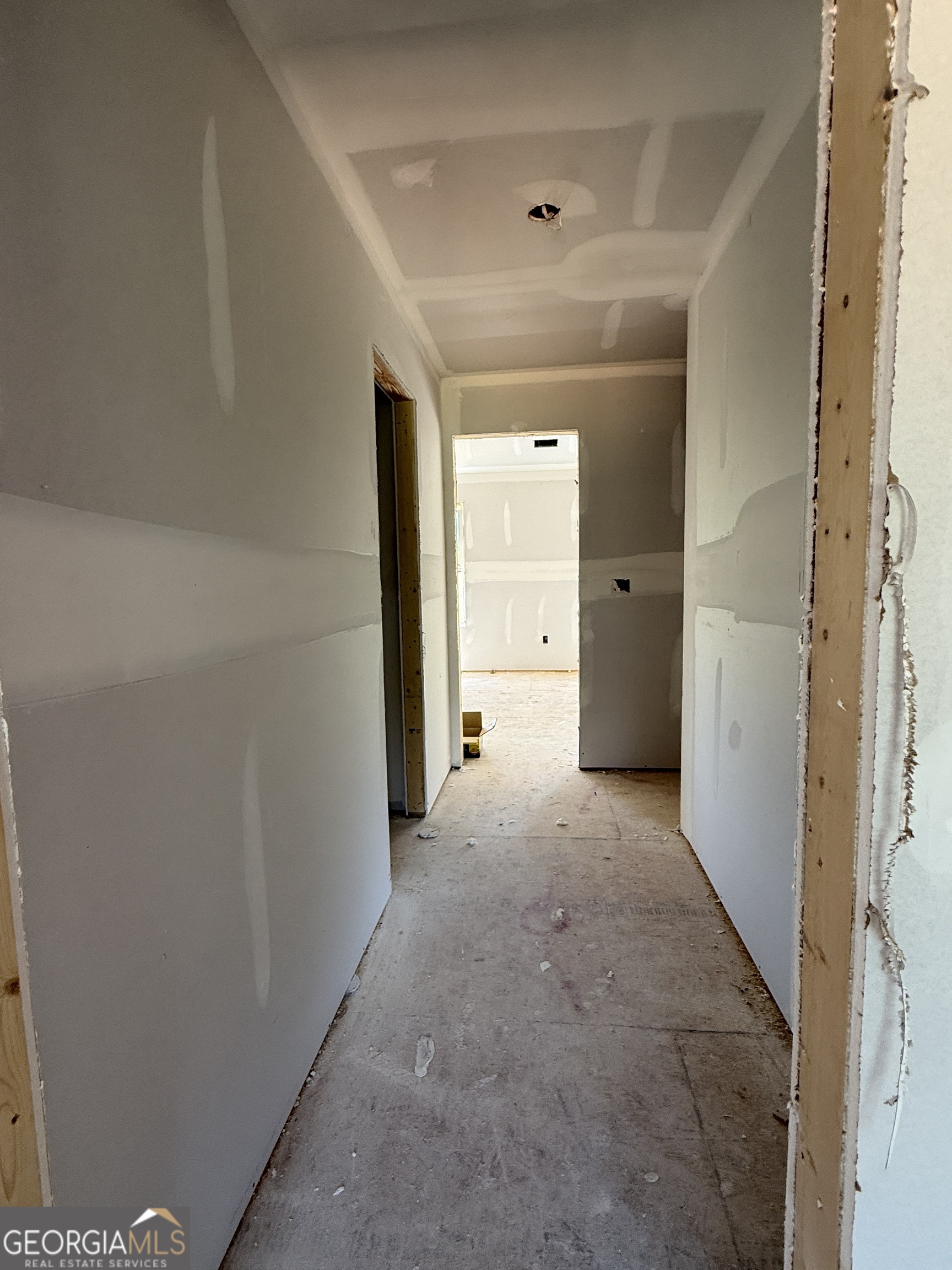 10 Rex Road Williamson, GA 30292 - Photo 23 of 63 a view of a hallway