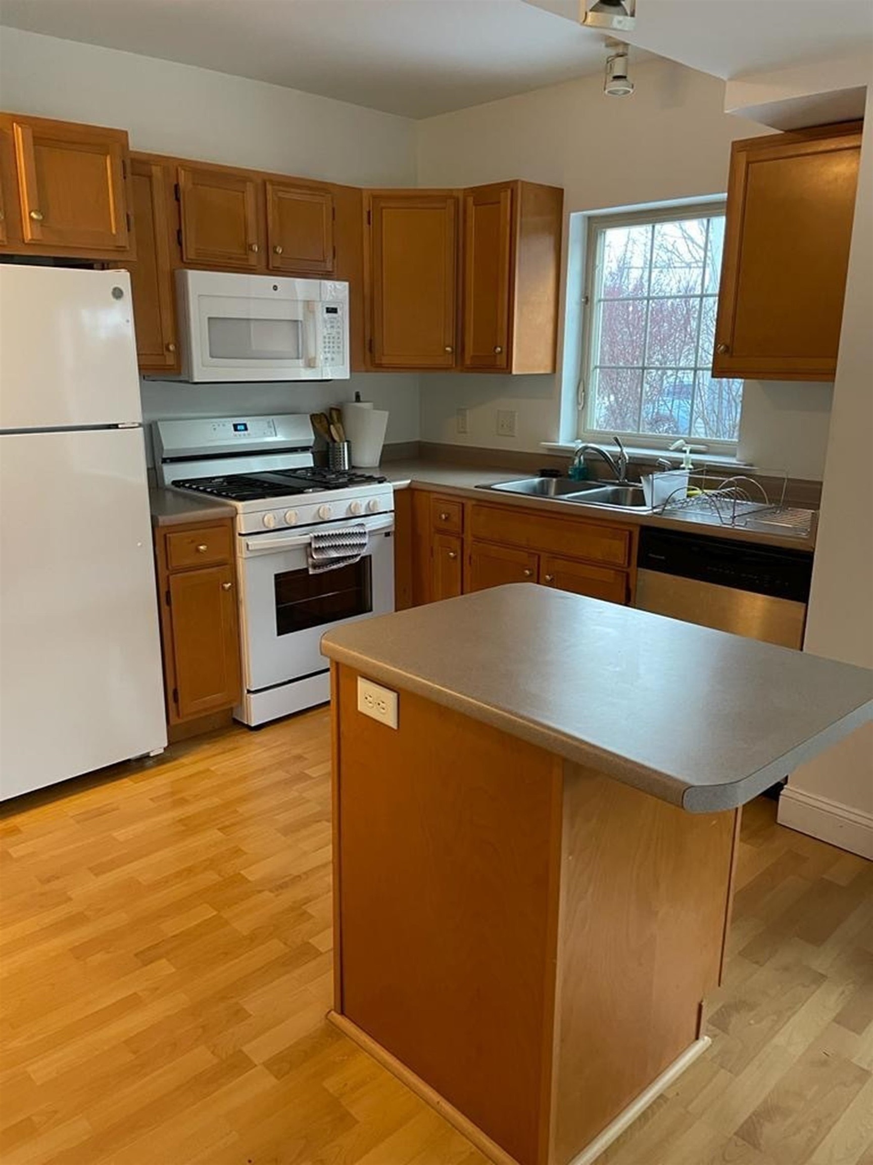 299 Mt Support Road, Unit 21 Lebanon, NH 03766 - Photo 2 of 11