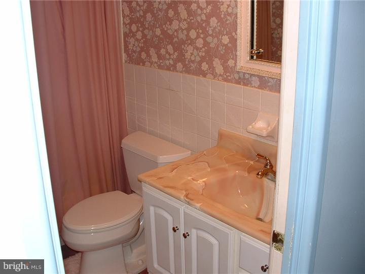 1203 Delaire Landing Road Philadelphia, PA 19114 - Photo 12 of 22