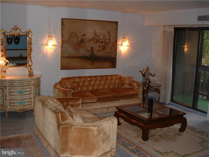 1203 Delaire Landing Road Philadelphia, PA 19114 - Photo 3 of 22