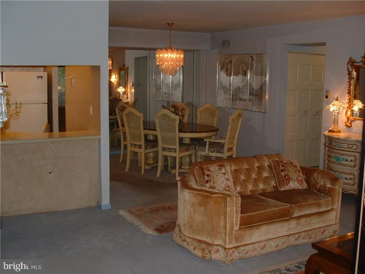 1203 Delaire Landing Road Philadelphia, PA 19114 - Photo 4 of 22