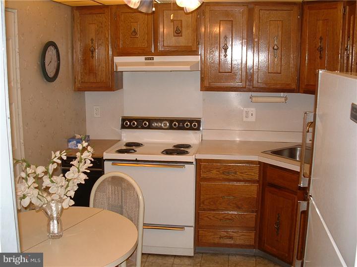 1203 Delaire Landing Road Philadelphia, PA 19114 - Photo 7 of 22