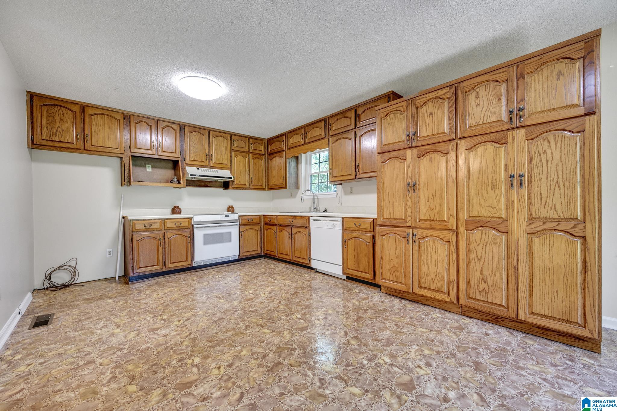 146 Davis Drive Sumiton, AL 35148 - Photo 16 of 26