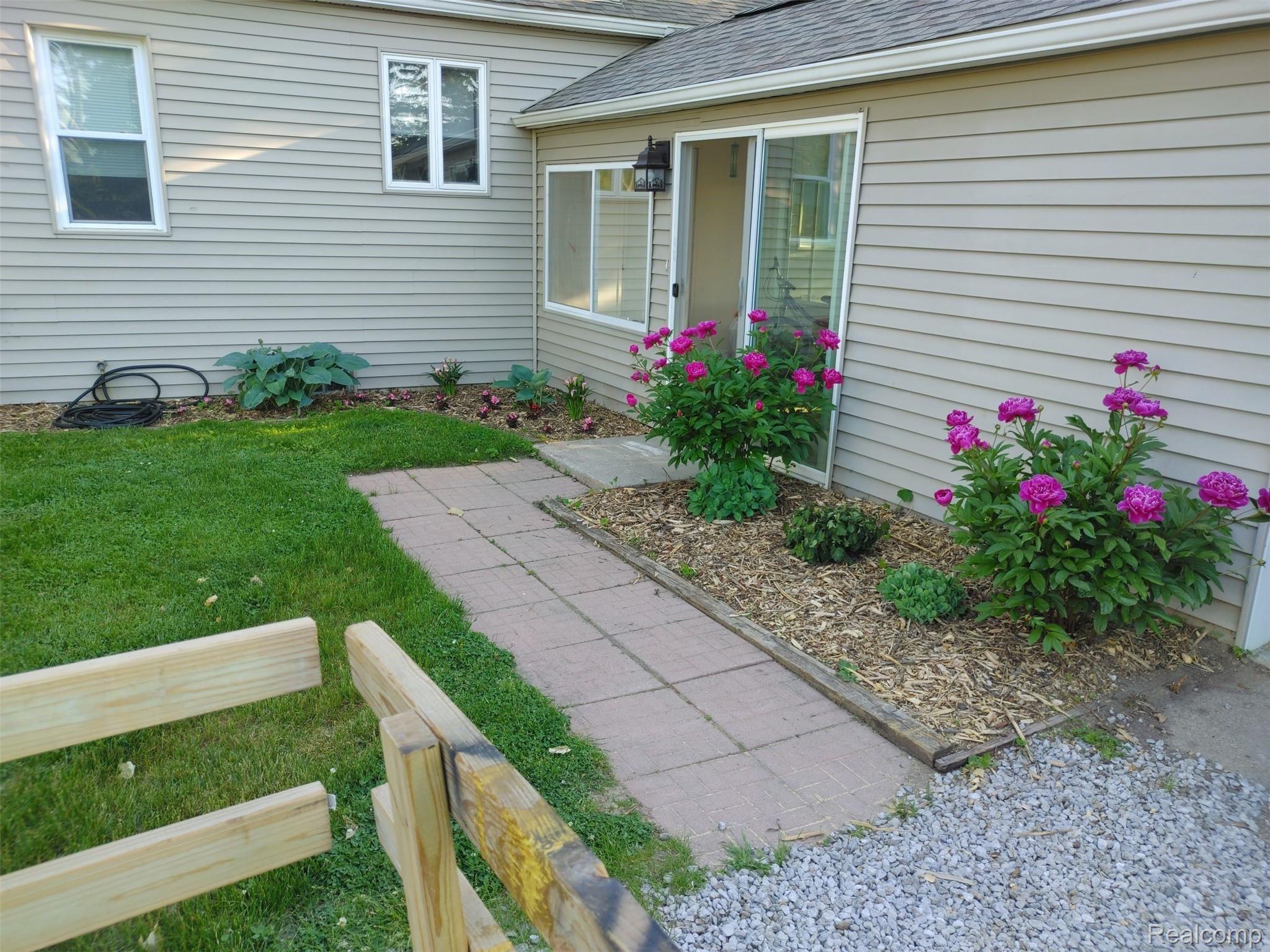 11450 Dexter-Pinckney Road Pinckney, MI 48169 - Photo 44 of 44 *