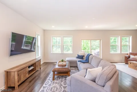 $1,100,000 | 11 Albie Drive, Mountain Lakes, NJ 07046