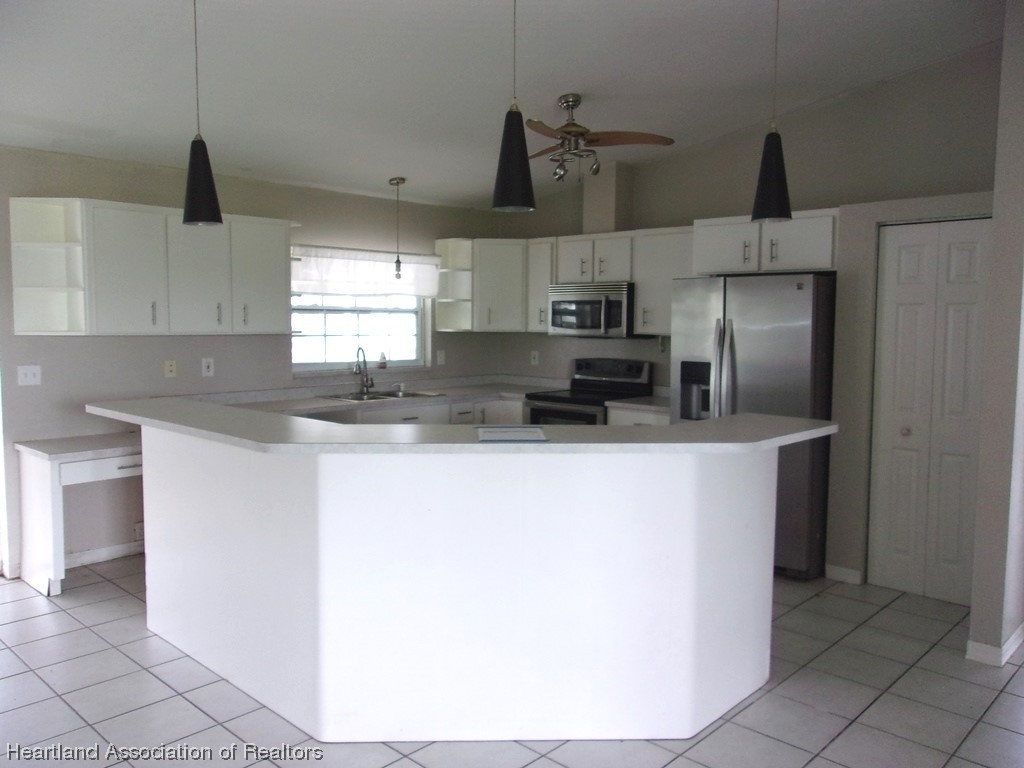 4121 Schumacher Road Sebring, FL 33872 - Photo 5 of 26 Gallery Image 5