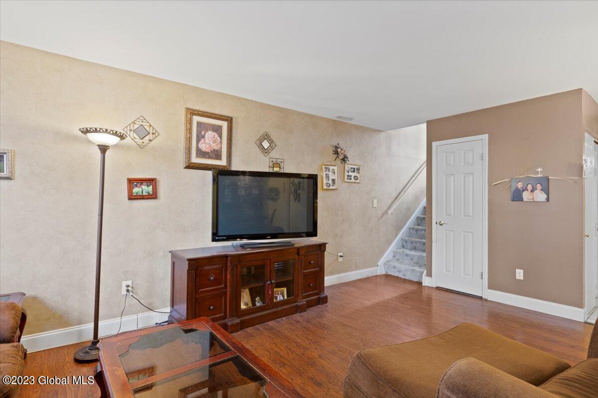 8 Haystack Road Clifton Park, NY 12065 - Photo 9 of 24 16-MW2_7793
