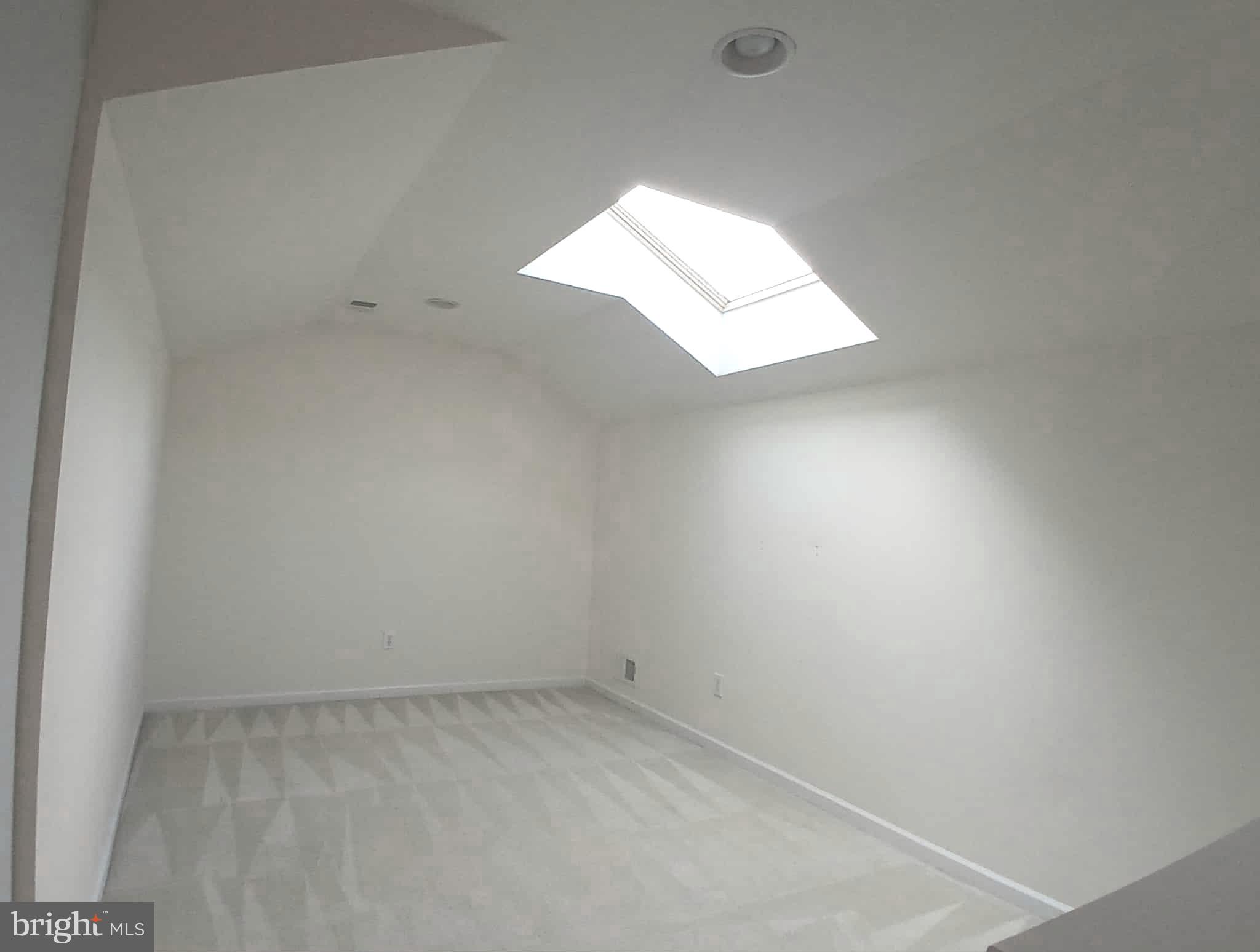 9 Wedgewood Court Princeton, NJ 08540 - Photo 12 of 14 an empty room with a window