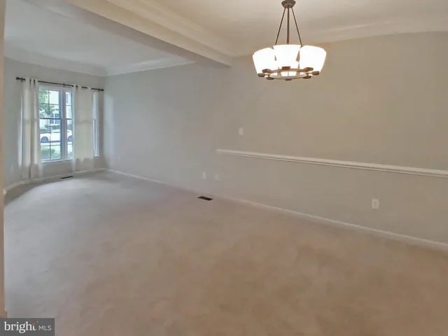 a view of empty room with window