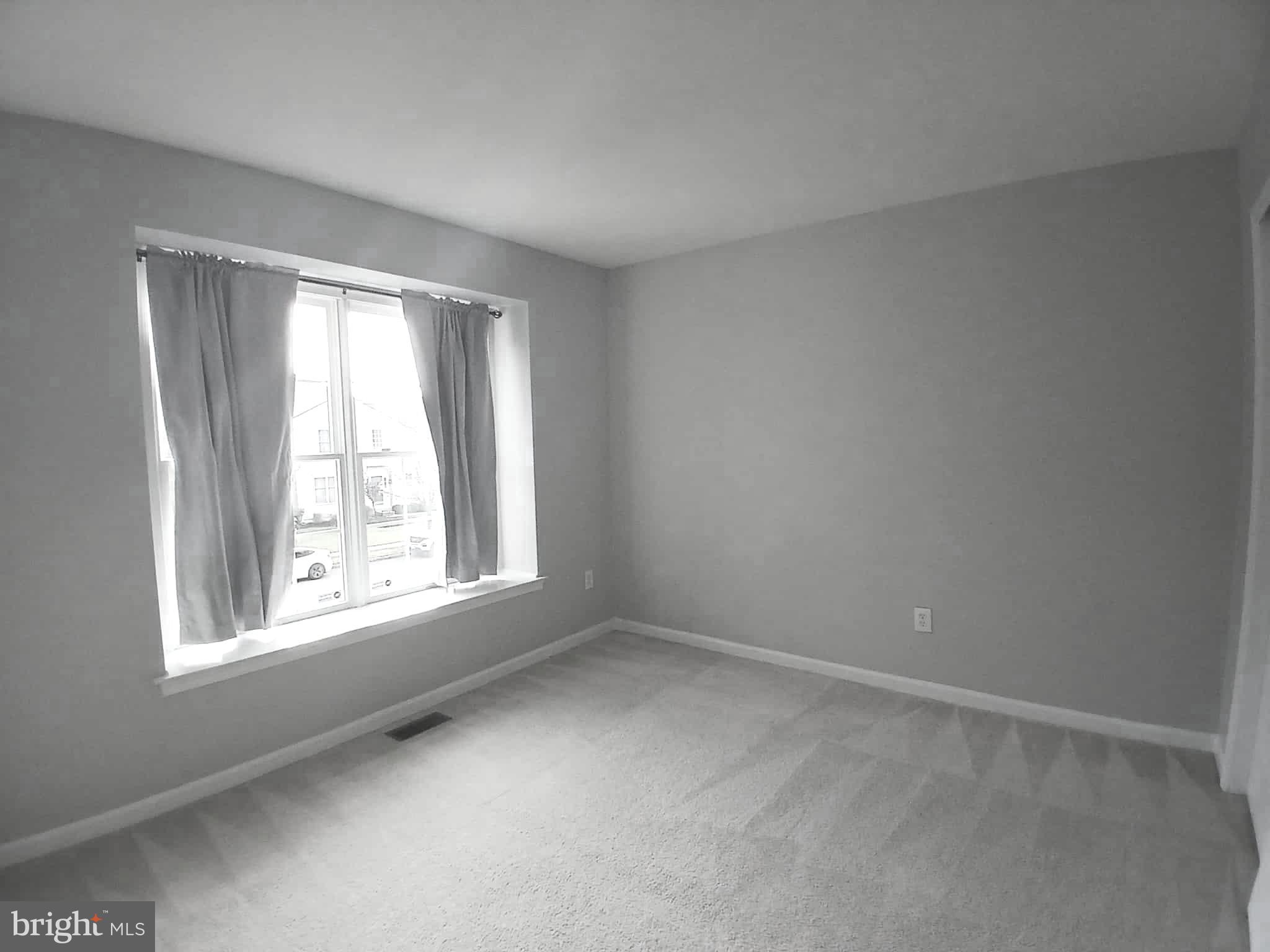 9 Wedgewood Court Princeton, NJ 08540 - Photo 10 of 14 an empty room with a window