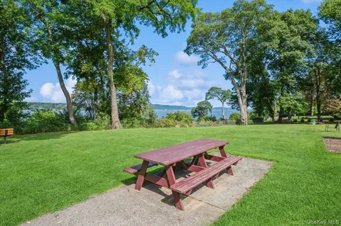 $199,500 | 737 North Broadway, Unit 2D, Hastings-on-Hudson, NY 10706