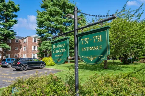 $199,500 | 737 North Broadway, Unit 2D, Hastings-on-Hudson, NY 10706