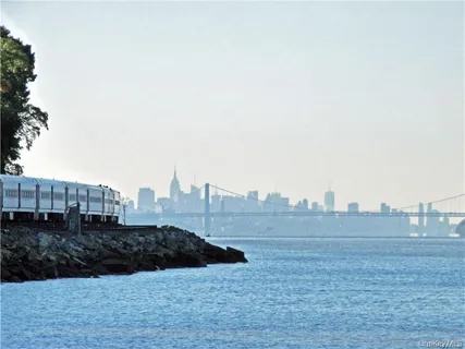 $199,500 | 737 North Broadway, Unit 2D, Hastings-on-Hudson, NY 10706