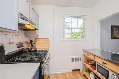 $199,500 | 737 North Broadway, Unit 2D, Hastings-on-Hudson, NY 10706