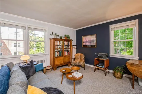 $199,500 | 737 North Broadway, Unit 2D, Hastings-on-Hudson, NY 10706