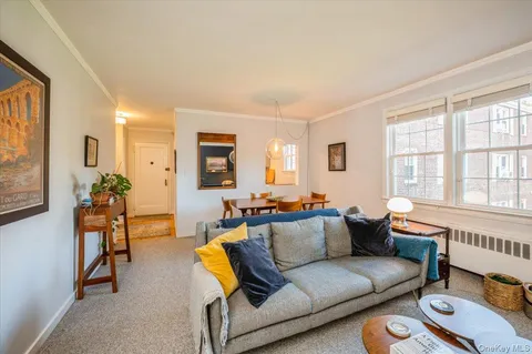 $199,500 | 737 North Broadway, Unit 2D, Hastings-on-Hudson, NY 10706