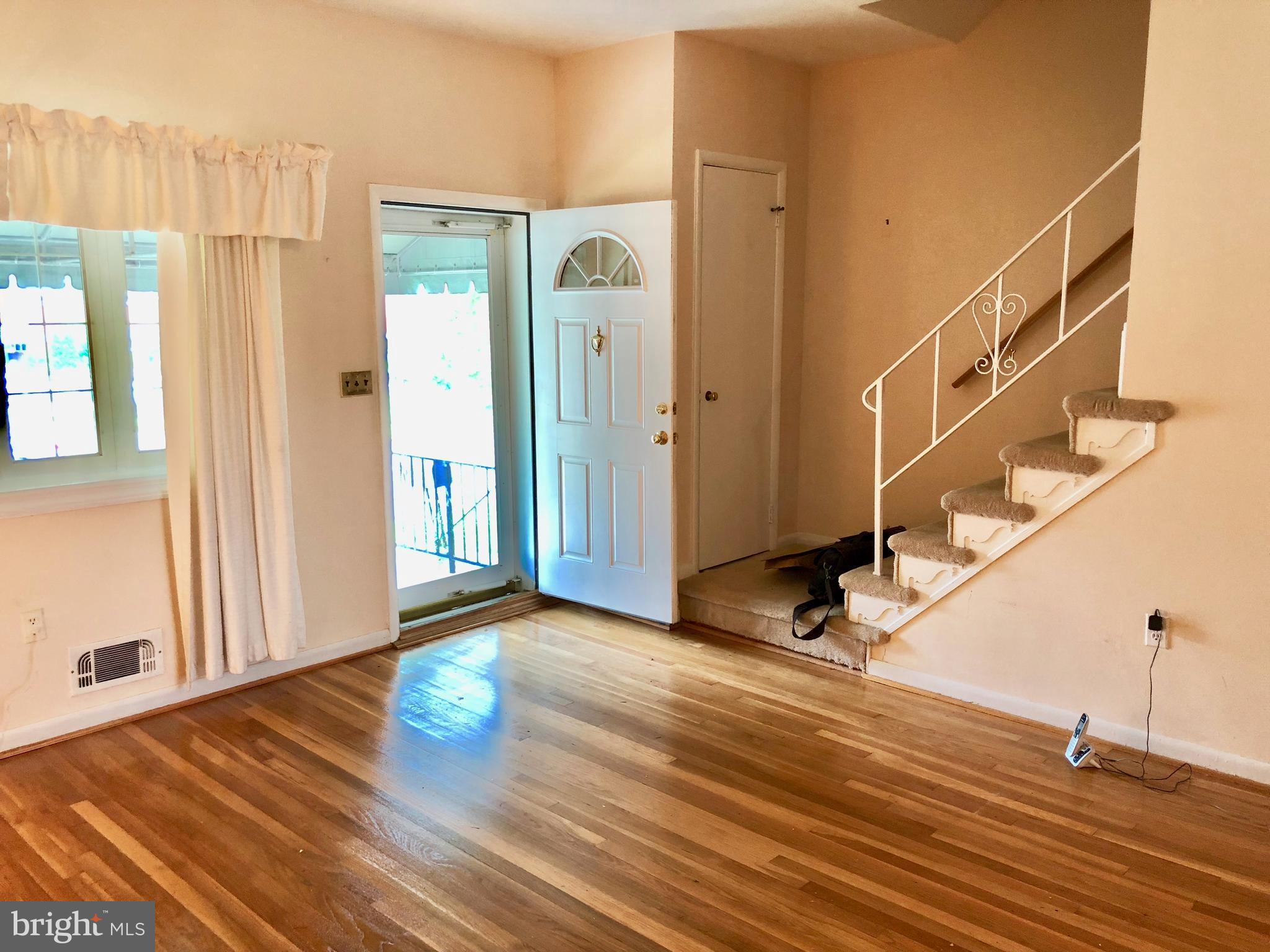 8547 Kings Ridge Road Baltimore, MD 21234 - Photo 4 of 20 Family Room