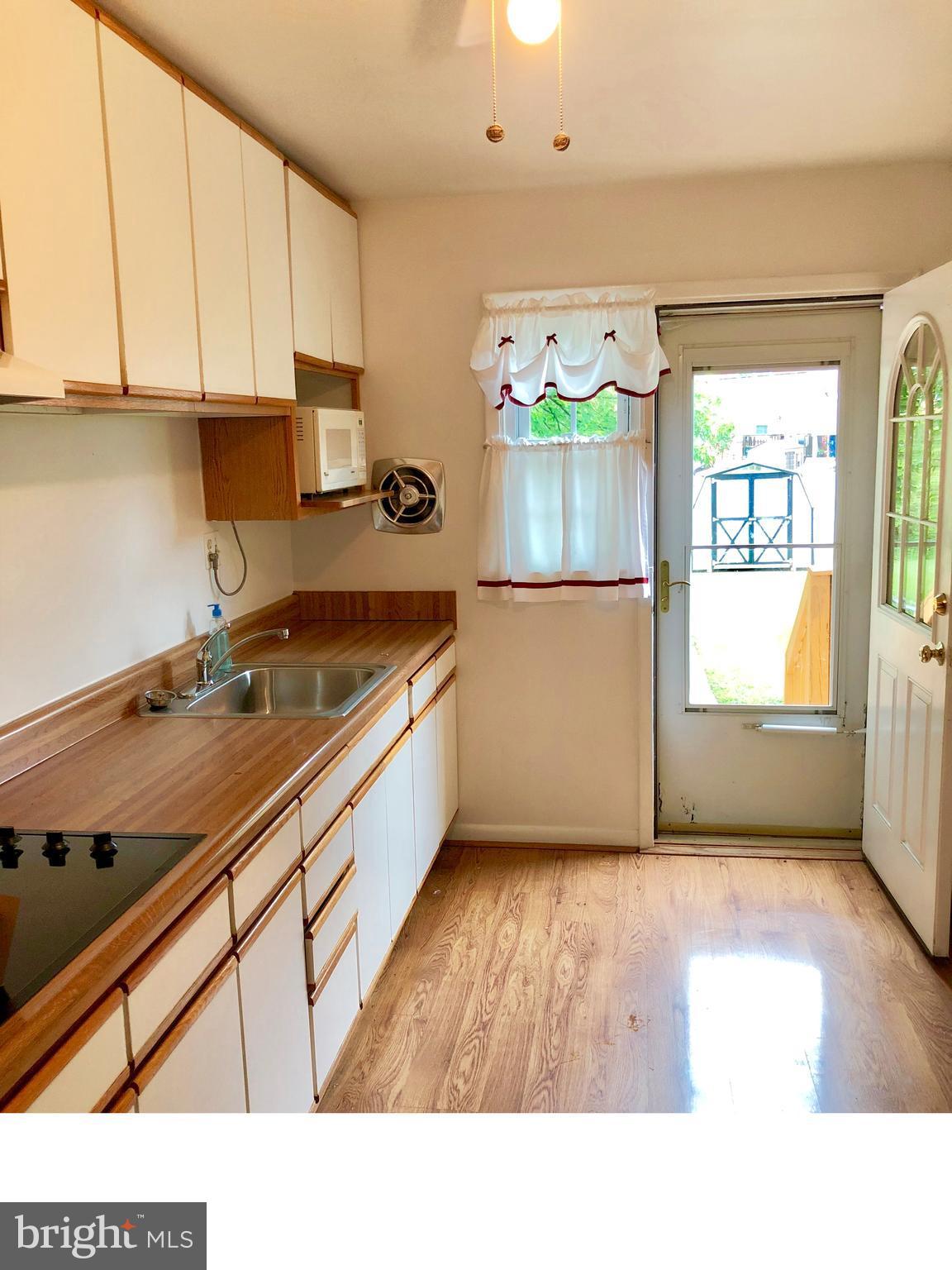 8547 Kings Ridge Road Baltimore, MD 21234 - Photo 7 of 20 Kitchen