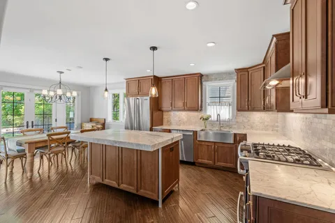 $1,290,000 | 219 Chicago Avenue North, Wayzata, MN 55391