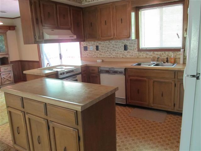 444 Sandy Road Dover, TN 37058 - Photo 8 of 18 Another view of kitchen w/work island.