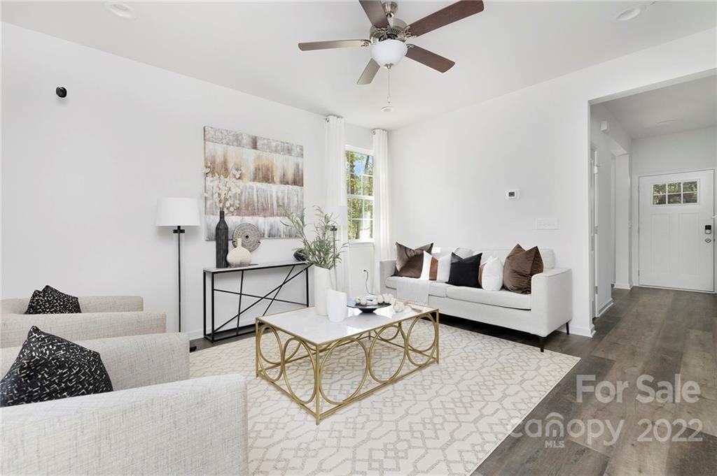 6932 Pear Tree Road Charlotte, NC 28216 - Photo 3 of 23 Gallery Image 3