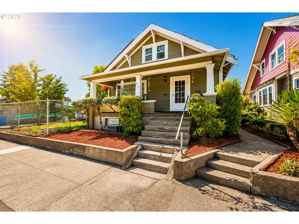 $499,000 | 7110 Southeast Woodstock Boulevard, Portland, OR 97206