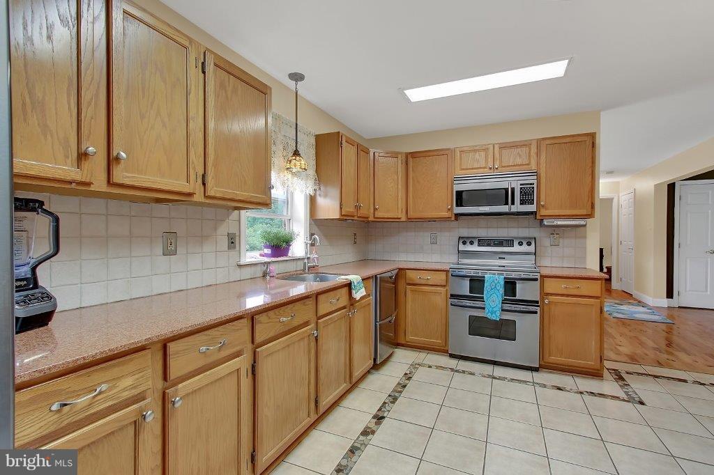 249 Walnut Garden Road Rising Sun, MD 21911 - Photo 9 of 28 Granite Counters