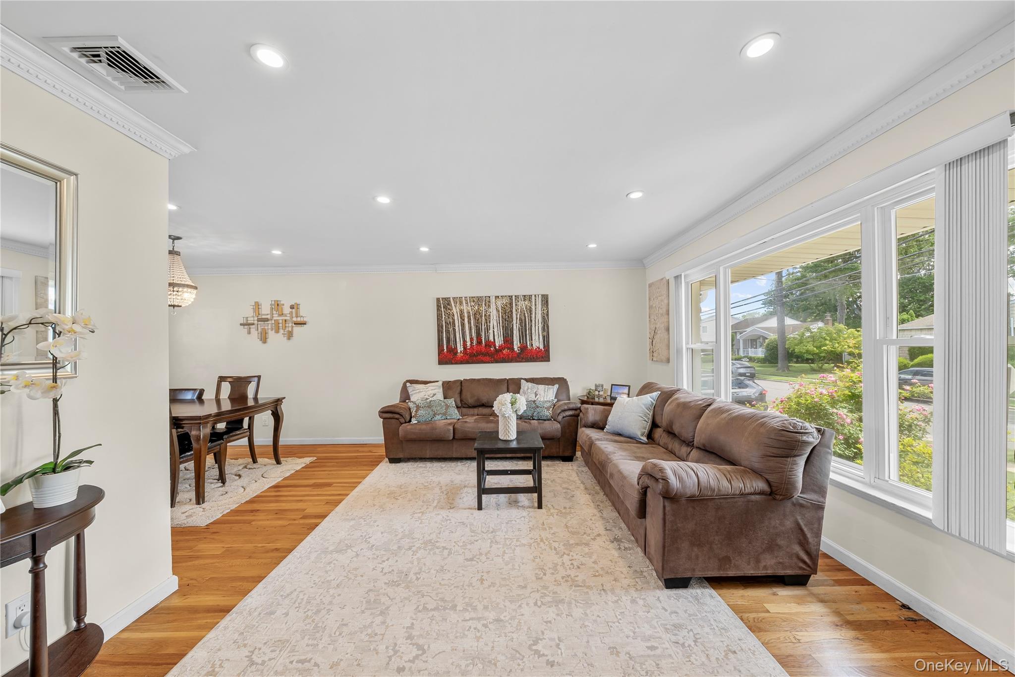 16 Cumberland Road Jericho, NY 11753 - Photo 8 of 44